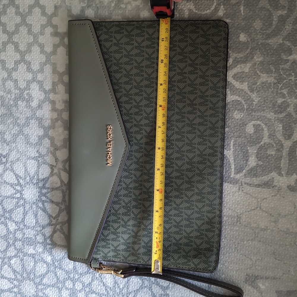 Michael Kors Olive Green Wristlet - Picture 2 of 4